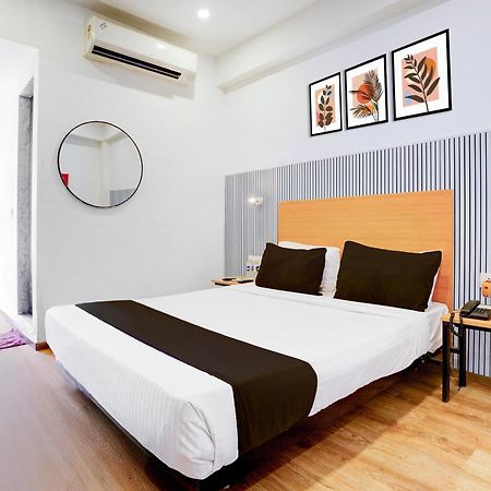 Townhouse Khar The Habitat Hotel Мумбай Екстериор снимка