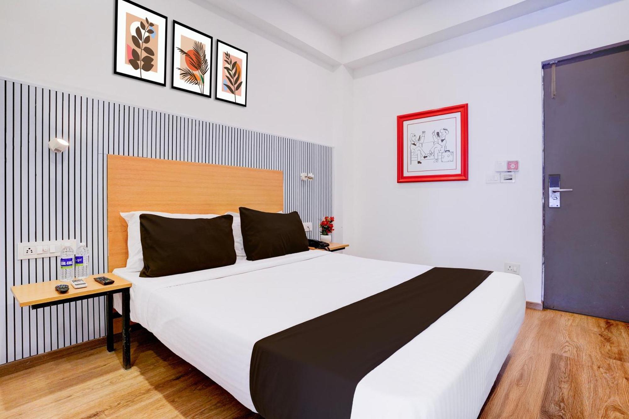 Townhouse Khar The Habitat Hotel Мумбай Екстериор снимка