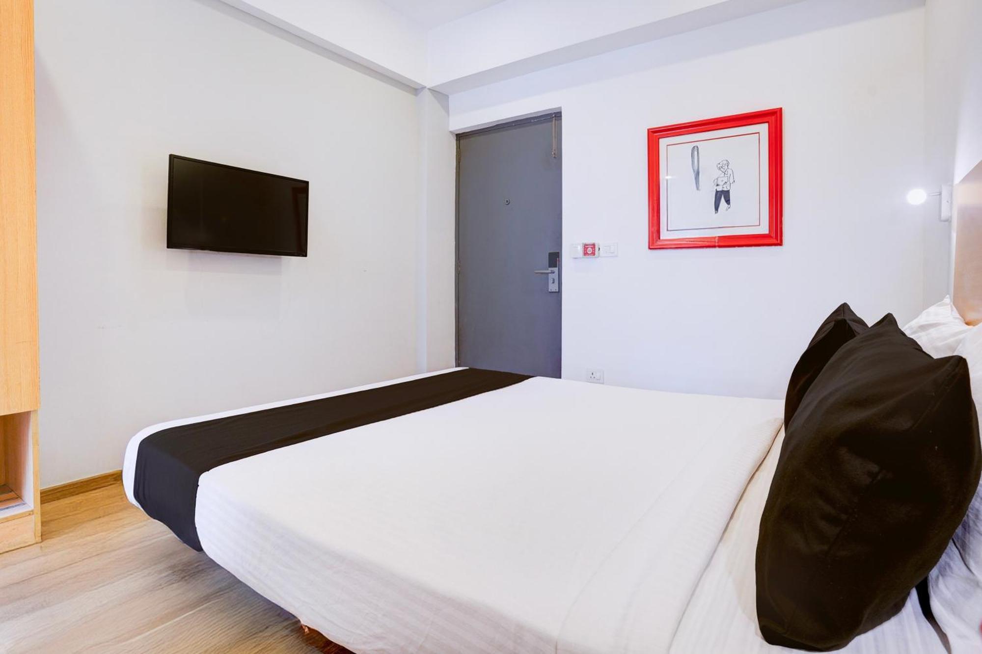 Townhouse Khar The Habitat Hotel Мумбай Екстериор снимка