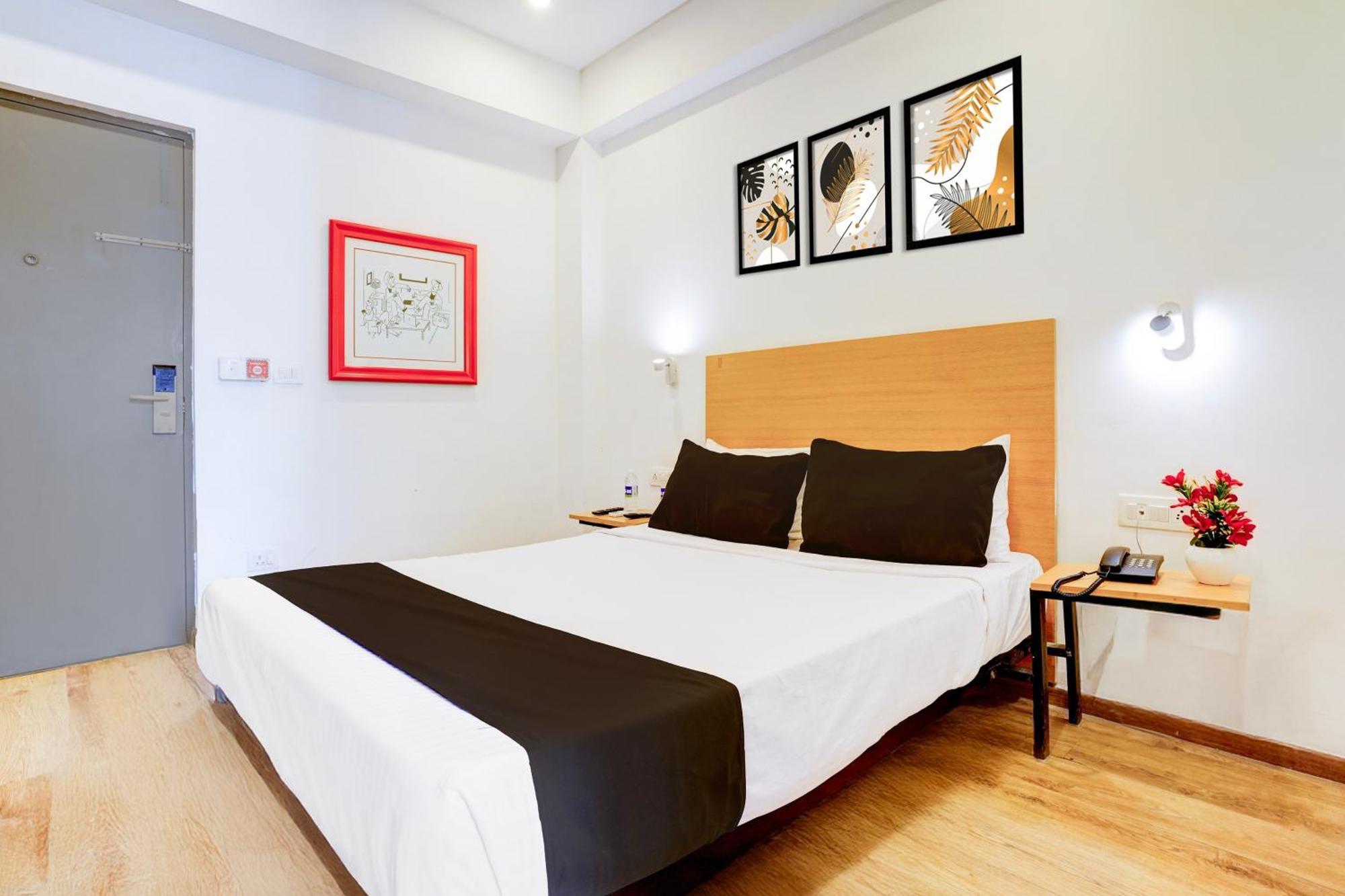 Townhouse Khar The Habitat Hotel Мумбай Екстериор снимка