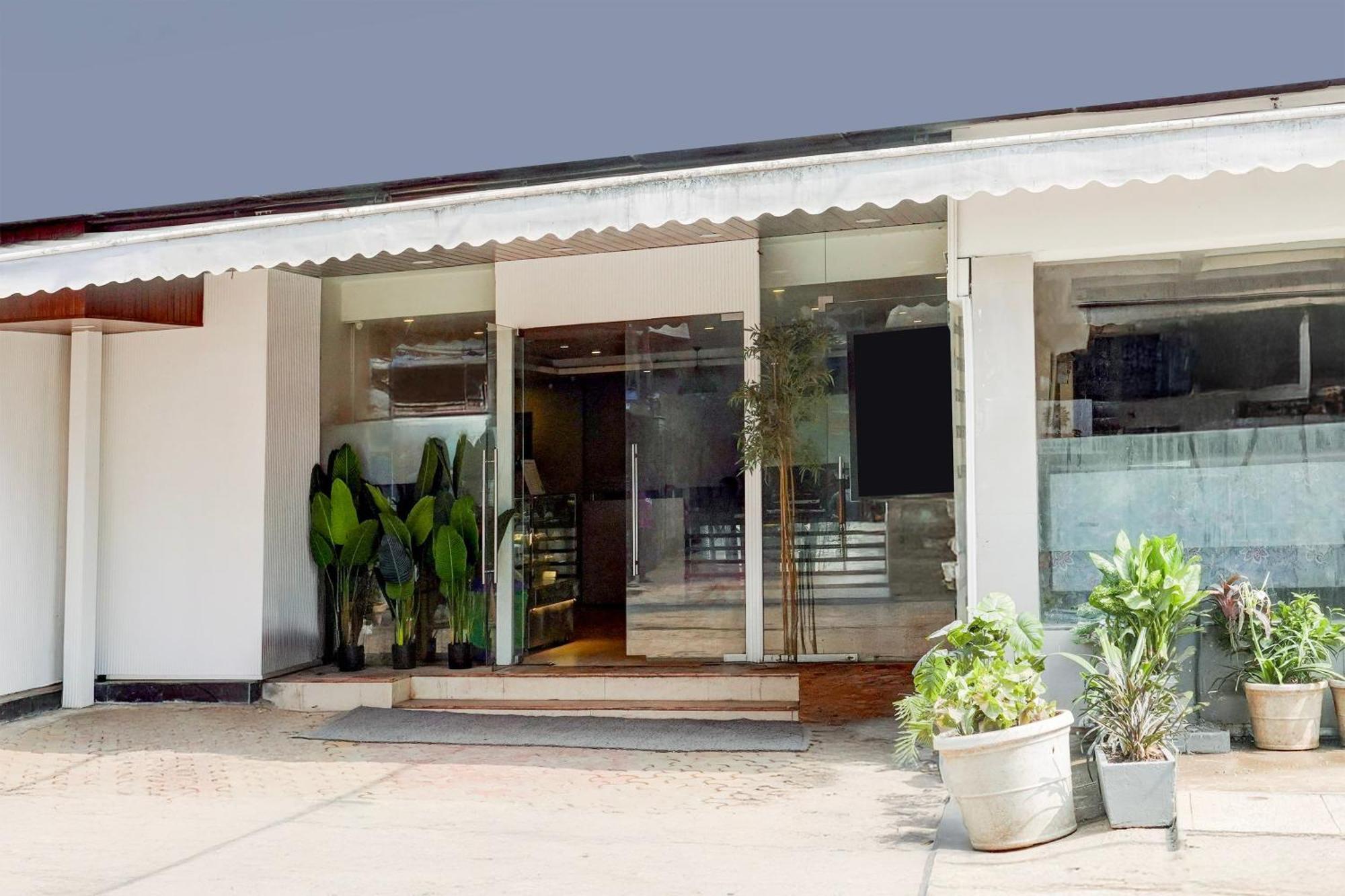 Townhouse Khar The Habitat Hotel Мумбай Екстериор снимка
