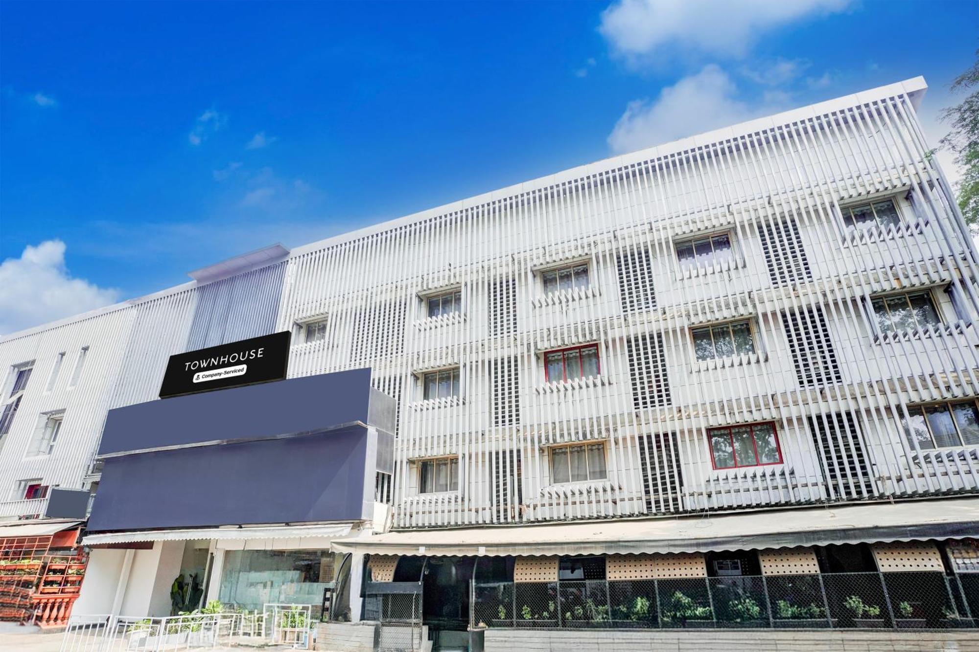 Townhouse Khar The Habitat Hotel Мумбай Екстериор снимка