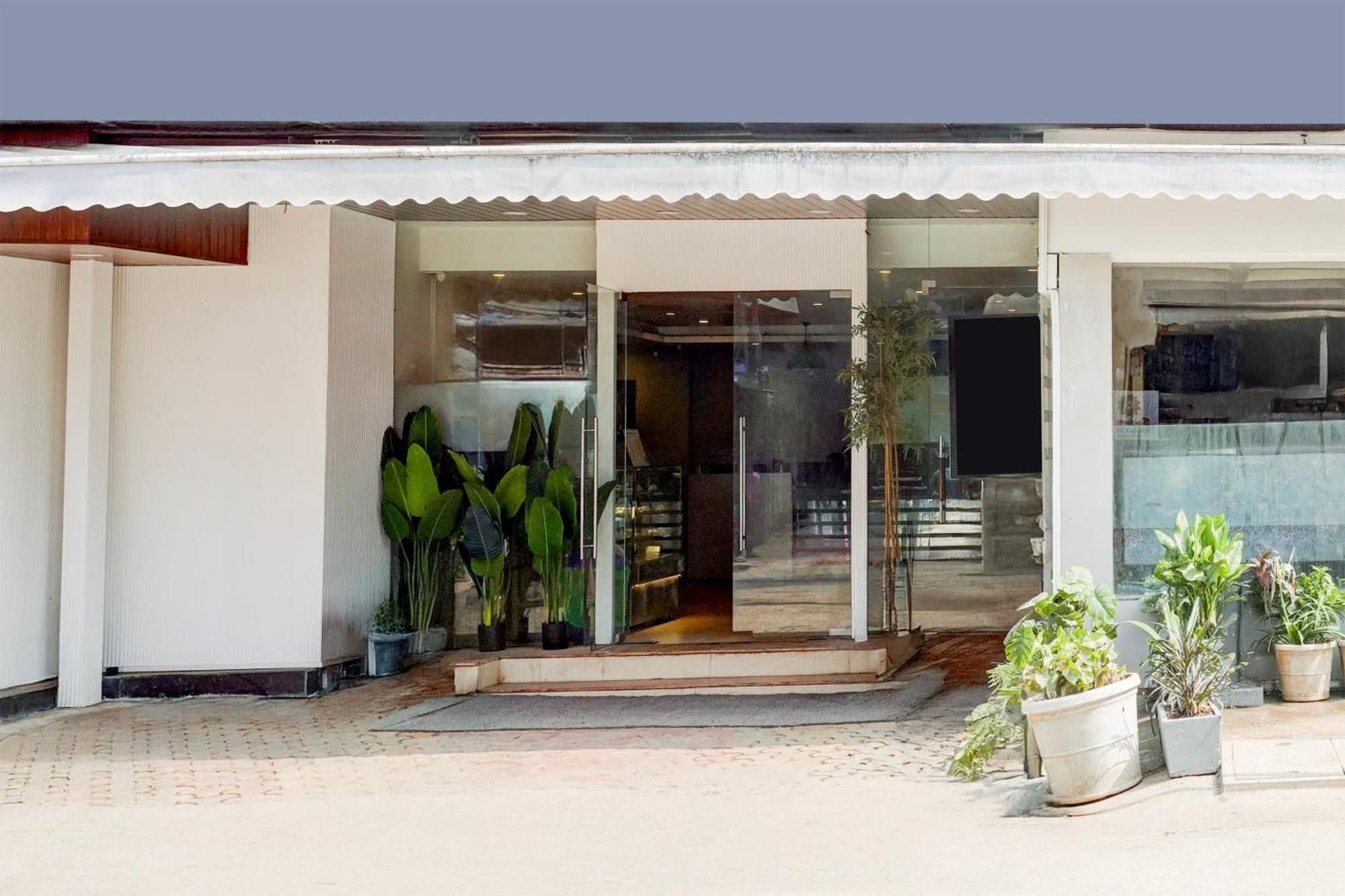 Townhouse Khar The Habitat Hotel Мумбай Екстериор снимка